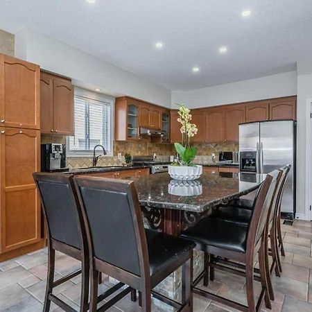 Comfortable Modern Room Near Ykf Airport III Kitchener Εξωτερικό φωτογραφία