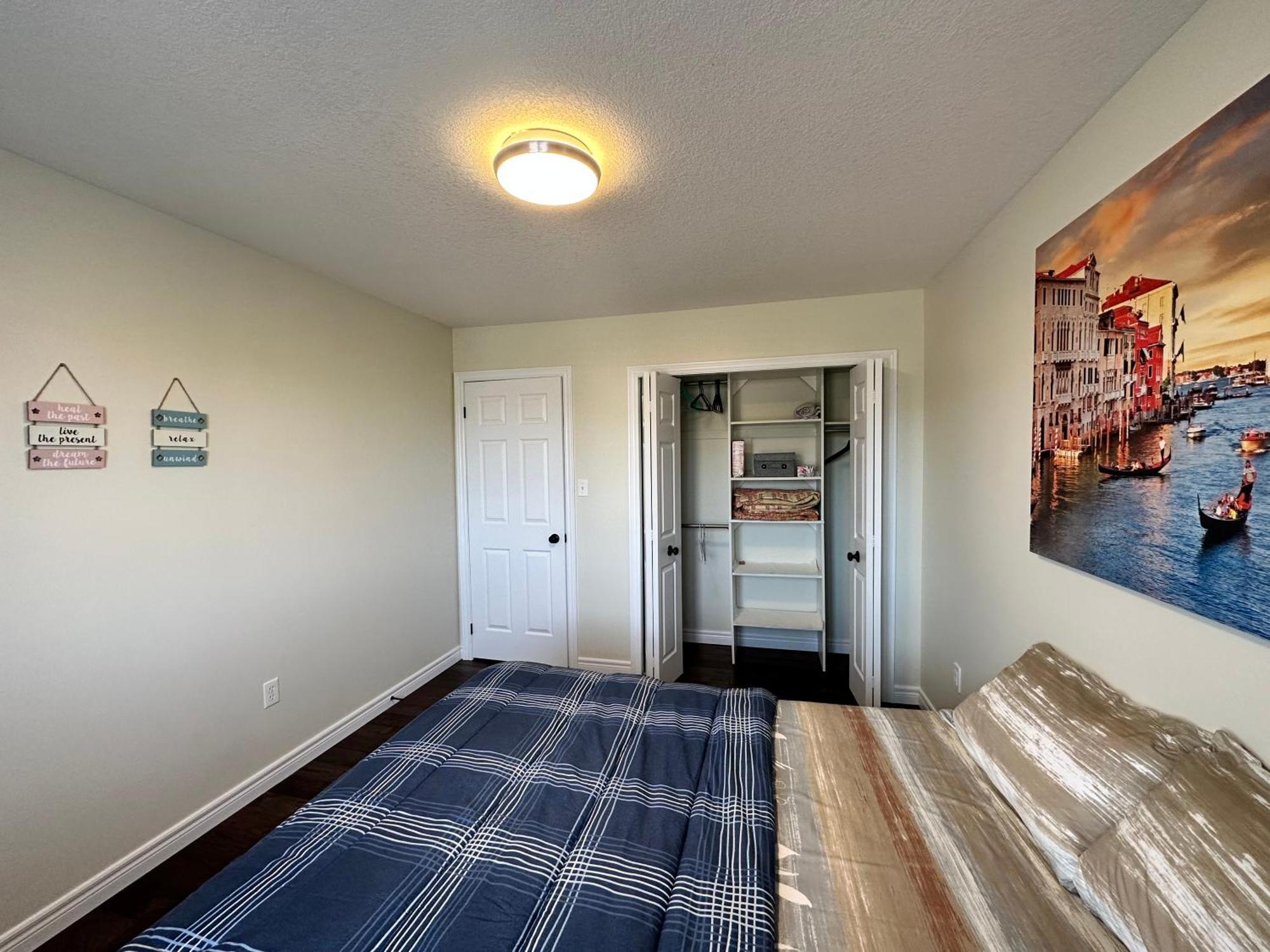 Comfortable Modern Room Near Ykf Airport III Kitchener Εξωτερικό φωτογραφία