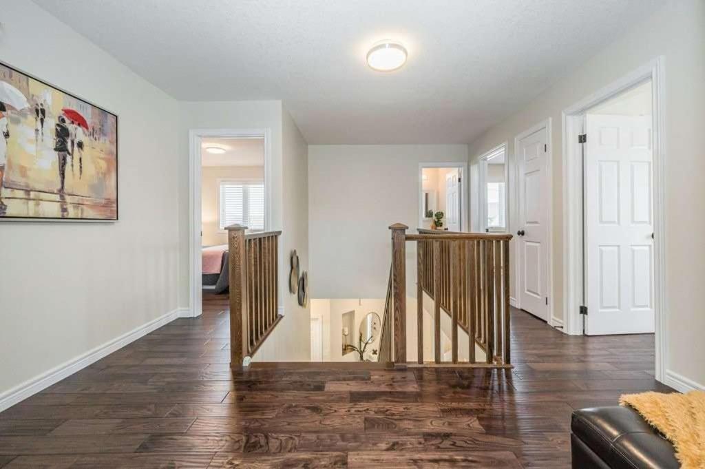 Comfortable Modern Room Near Ykf Airport III Kitchener Εξωτερικό φωτογραφία
